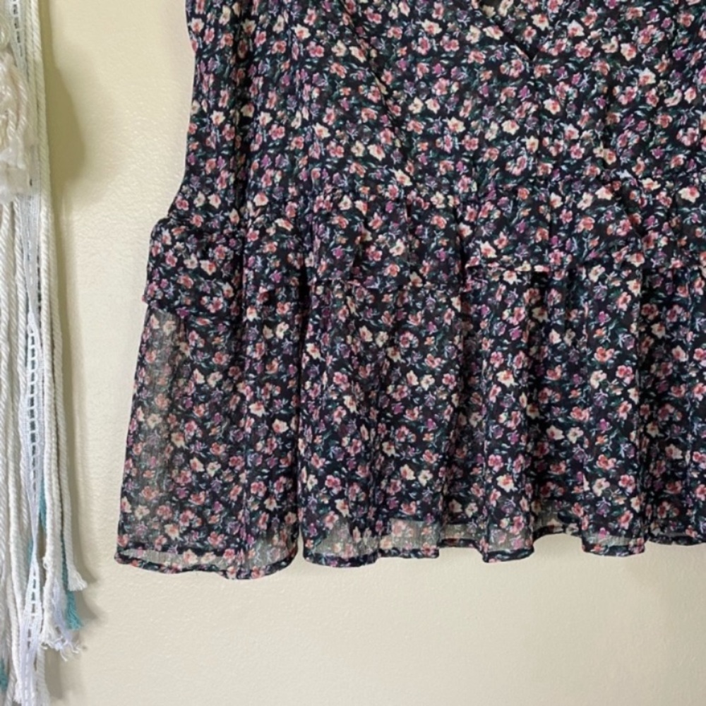 American Eagle Floral Peplum Tank Top Size XL - Picture 3 of 4
